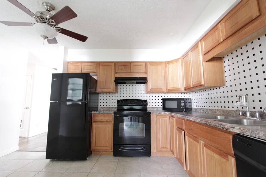 Building Photo - 212 Tennessee Ave