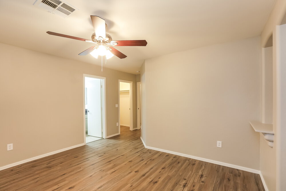 Building Photo - 7238 S 40th Ln