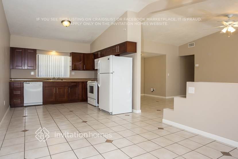 Building Photo - 16310 SW 109th Ave