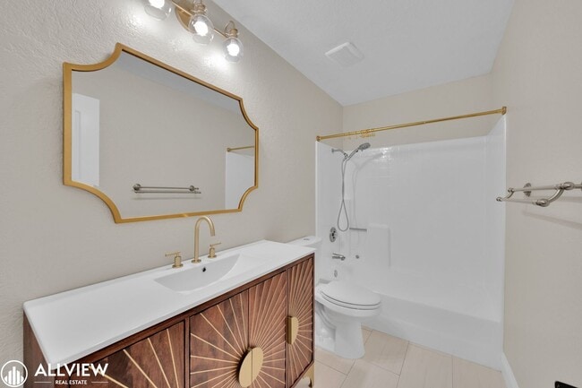 Building Photo - Gated Cimarron 3 Bed/ 2 Bath Home with Garage & Community Amenities