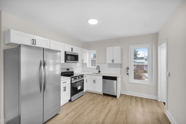 Building Photo - 109 N Sixth St