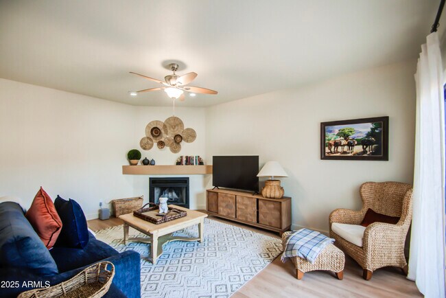 Building Photo - 5640 E Bell Rd