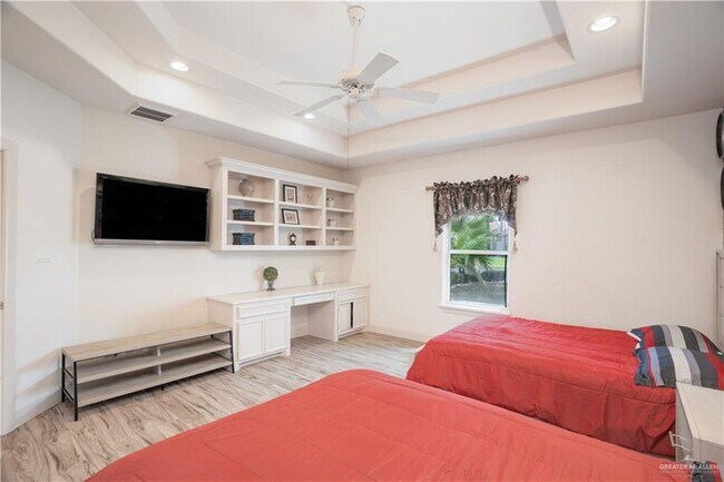 Building Photo - 23 Red River Dr