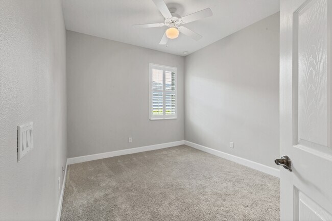 Building Photo - 2228 Terracina Dr