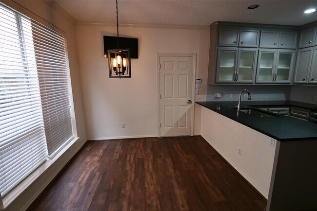 Building Photo - 4914 Maxie St