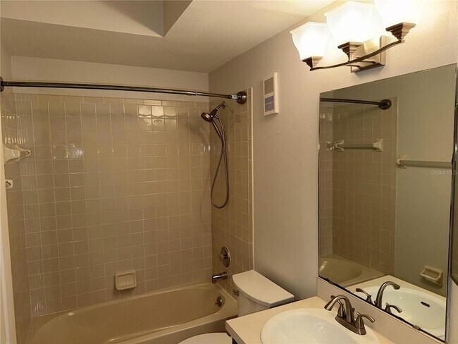 Building Photo - 550 Cranes Way