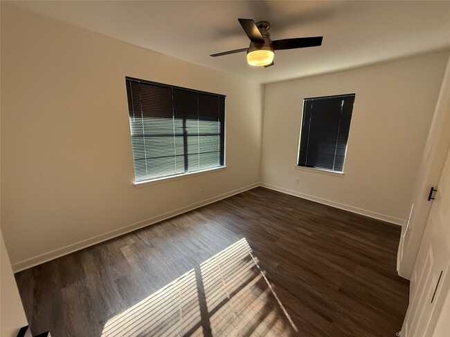 Building Photo - 4111 Beran Dr