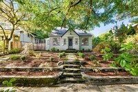 Building Photo - 2 Bed, 1 Bath in the Irvington Neighborhood!