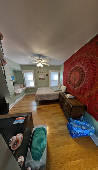 Bedroom - 543 Clarendon St