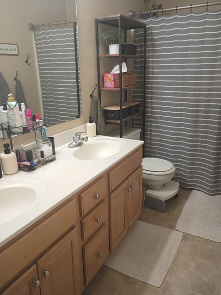 Building Photo - 428 Indian Rock Cir