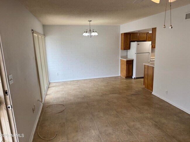 Building Photo - 1816 W Tuckey Ln