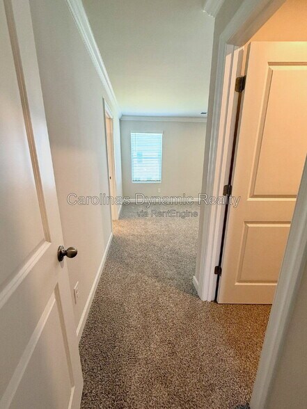 Building Photo - 1719 Braemar Vlg Dr