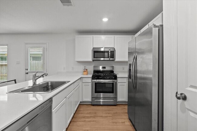 Building Photo - 9043 Estes Lks Dr