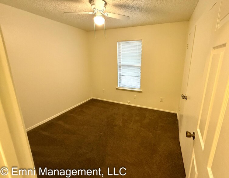 Building Photo - 2706 Jade Rd