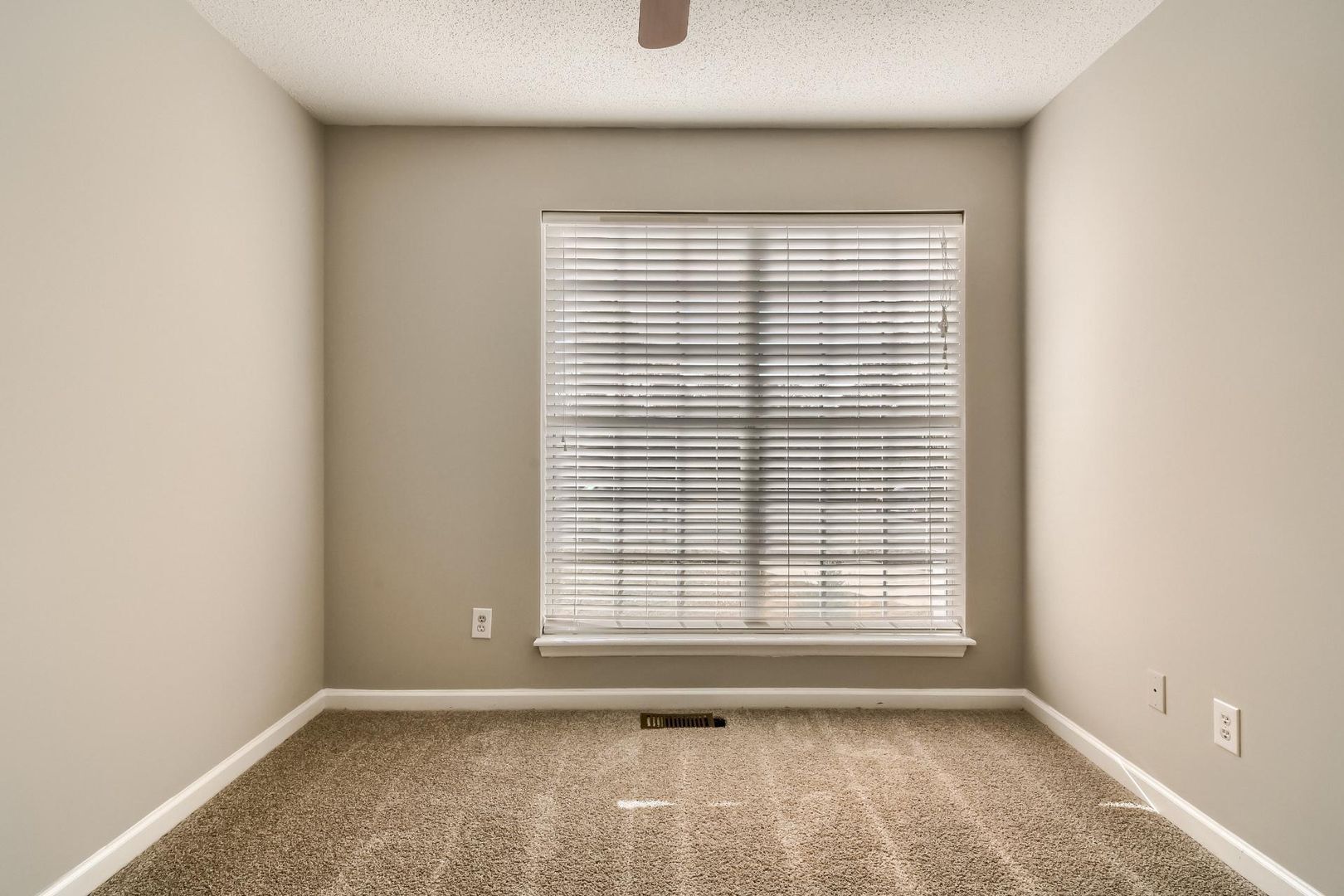 Building Photo - 7417 Wisconsin Ct