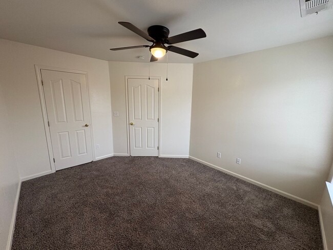 Building Photo - Spectacular home available now in a great neighborhood!