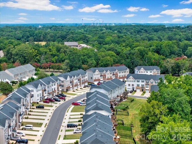 Building Photo - 2611 Grantham Place Dr