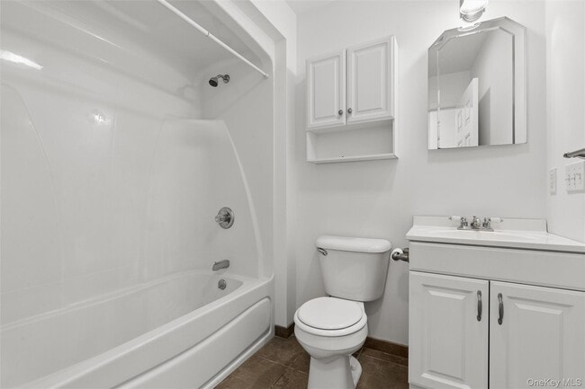 Building Photo - 415 1st St