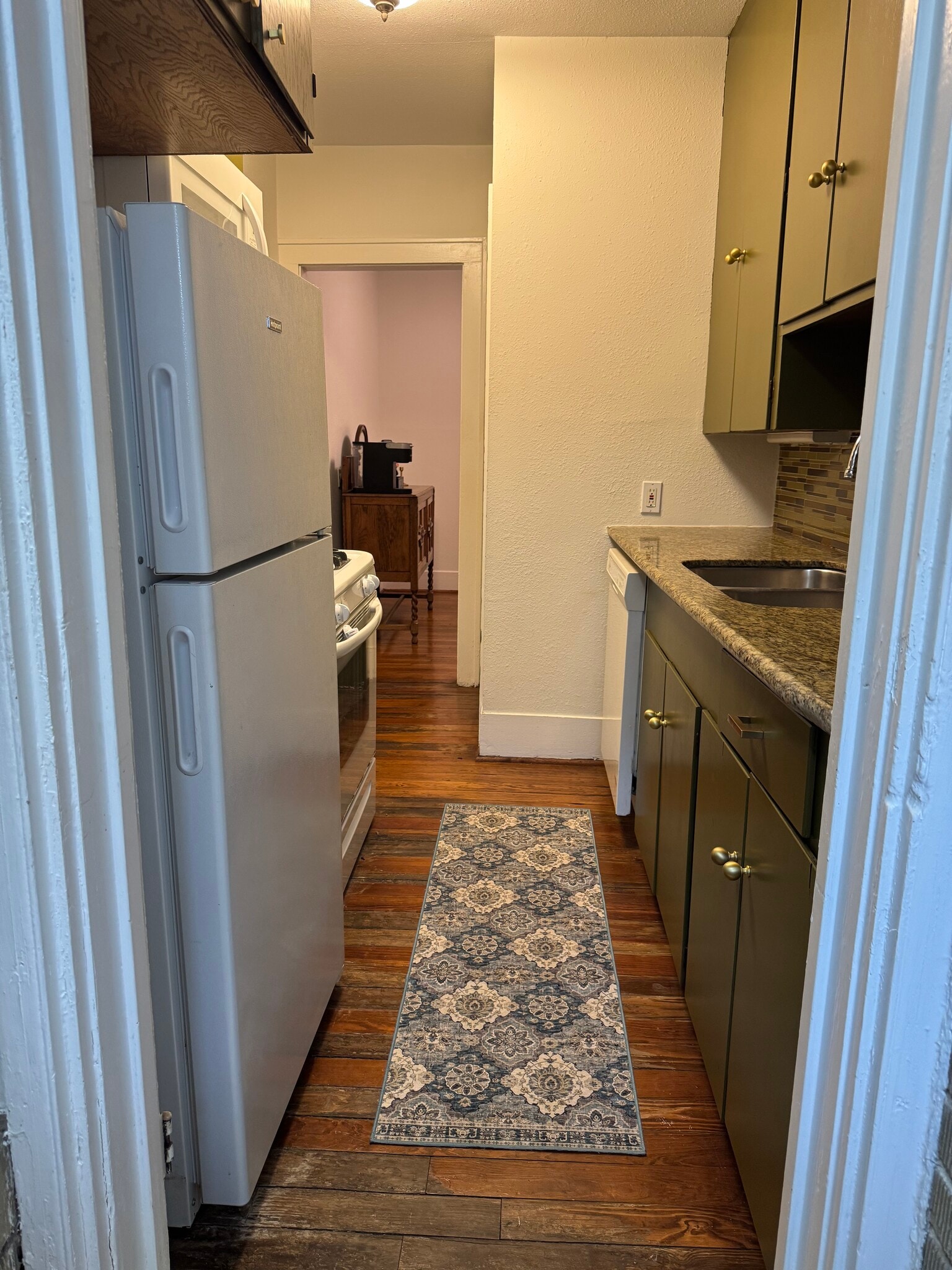 Building Photo - 1220 Waugh Dr