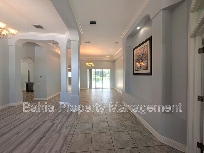 Building Photo - 10411 Riverburn Dr