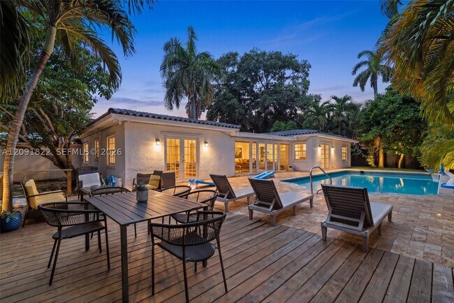 Building Photo - 1308 Seabreeze Blvd