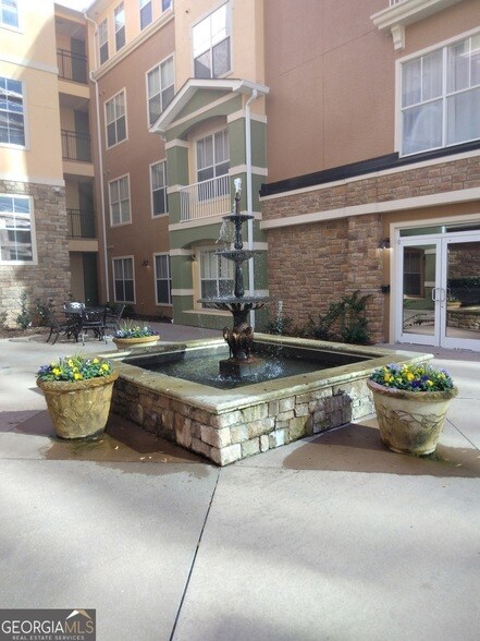 Building Photo - 10 Perimeter Summit Blvd