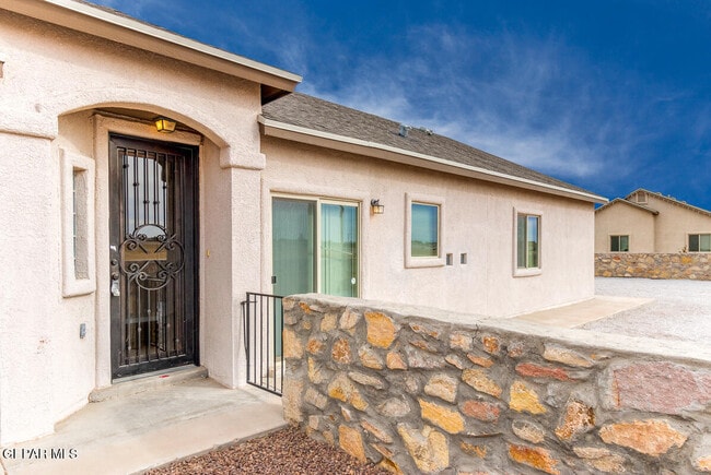 Building Photo - 228 Flor Scabiosa Dr