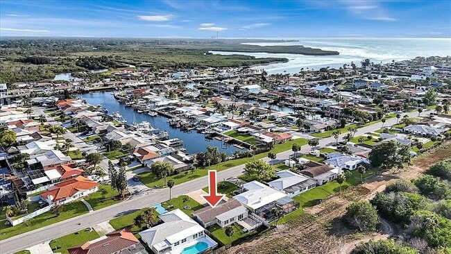 Building Photo - Fully Renovated 2-Bed, 2-Bath Retreat in G...