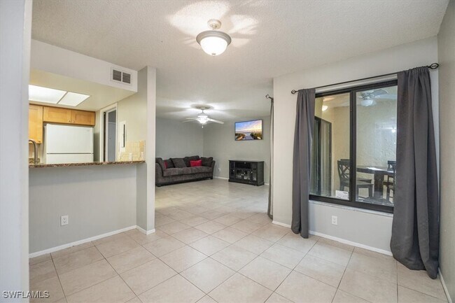 Building Photo - 3635 Boca Ciega Dr