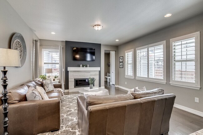 Building Photo - Large single family home in Central Park.