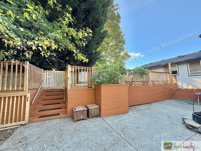 Building Photo - 4901 SW 327th Pl