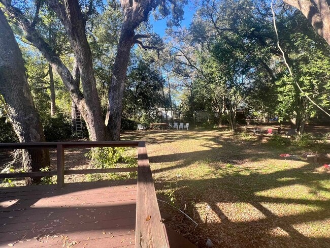 Building Photo - 206 N Lipona Rd