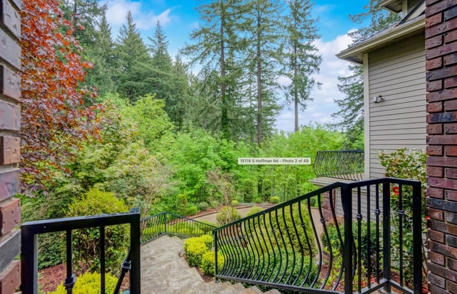 Building Photo - 4 bed/4bath, 5000sqft, adult home? Sober living? Barton Park!