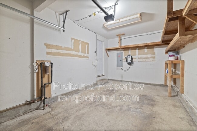 Building Photo - 12340 NW McDaniel Rd