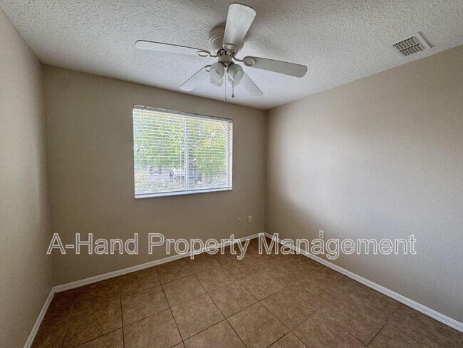 Building Photo - 824 Washington Palm Loop