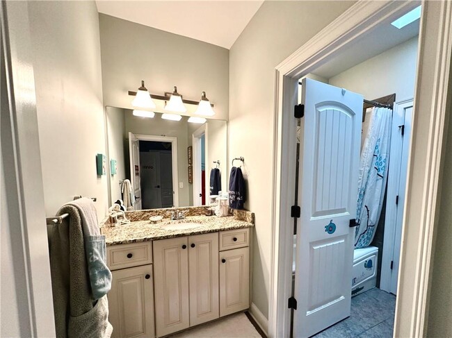 Building Photo - 3232 Brookview Rd