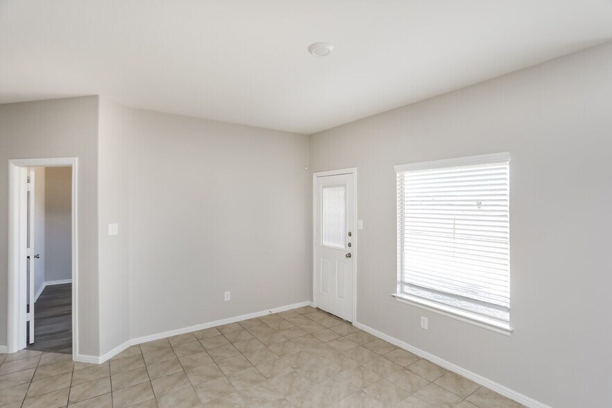 Building Photo - 901 Walls Blvd