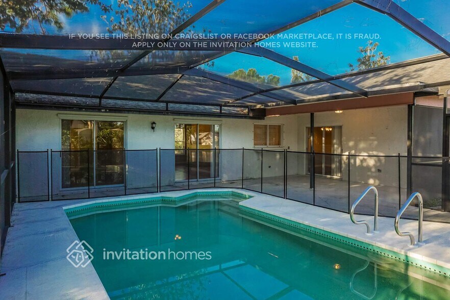 Building Photo - 7115 Queen Palm Cir