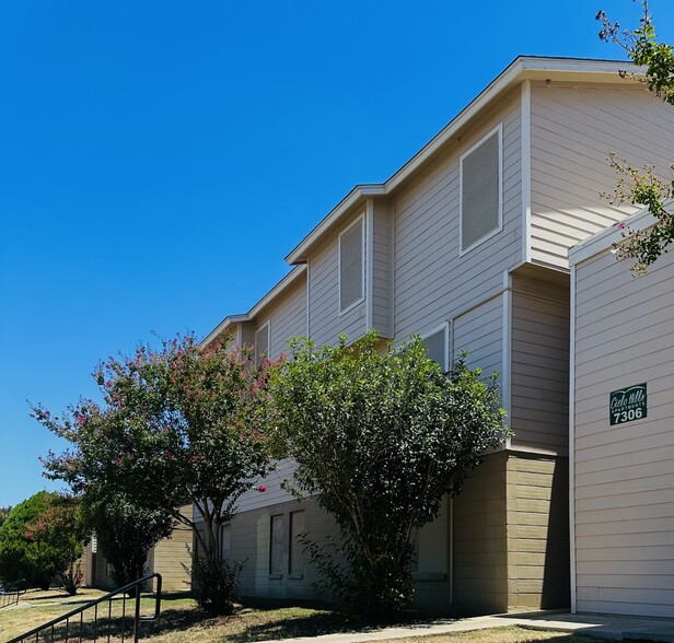 Primary Photo - Cielo Hills Apartments