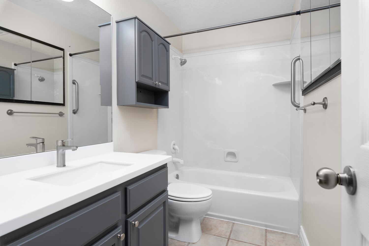Upstairs Bath (2nd floor) - 1807 Skyline Dr