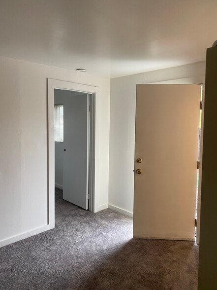 Building Photo - 410 Carrillo St