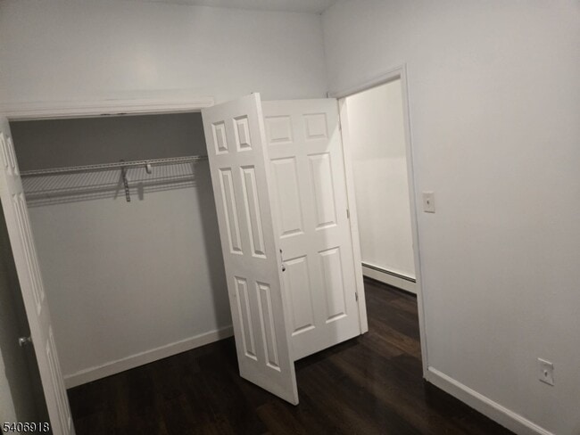 Building Photo - 38 11th Ave W