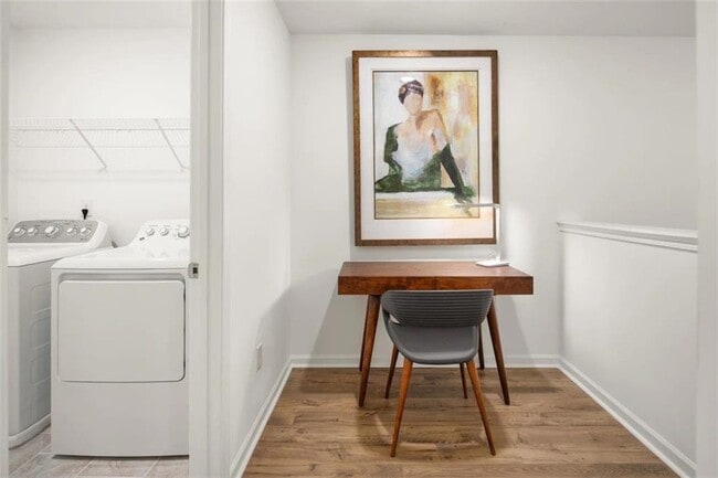 Building Photo - 1590 Brantin Dr