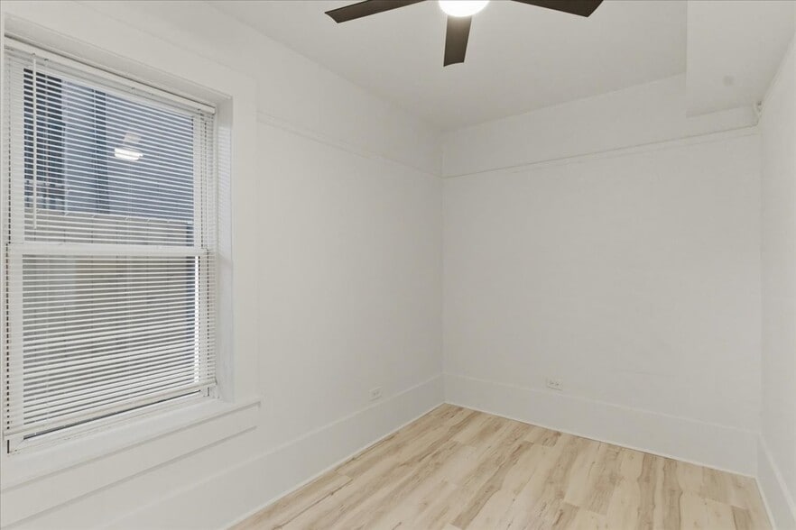 Building Photo - 2608 W Haddon Ave