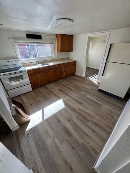 Building Photo - 312 Peach Ave