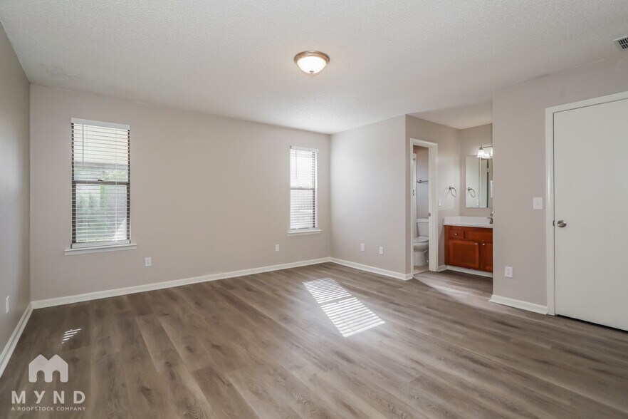 Building Photo - 10429 Osprey Nest Dr W
