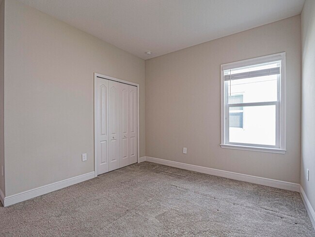 Building Photo - 9405 Serapis Wy