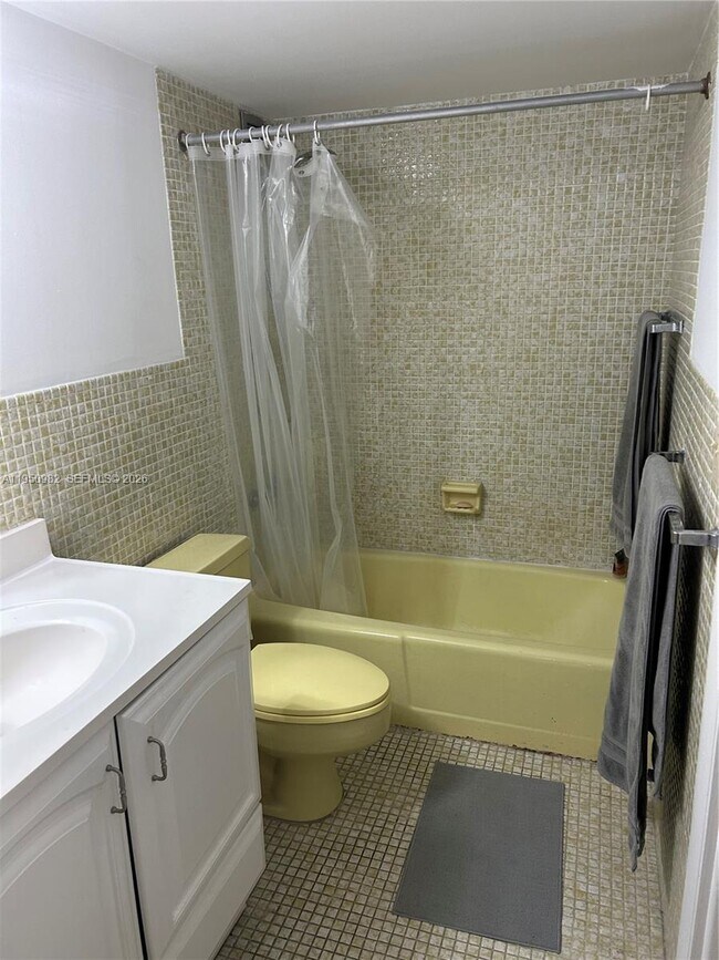 Building Photo - 401 Ocean Dr