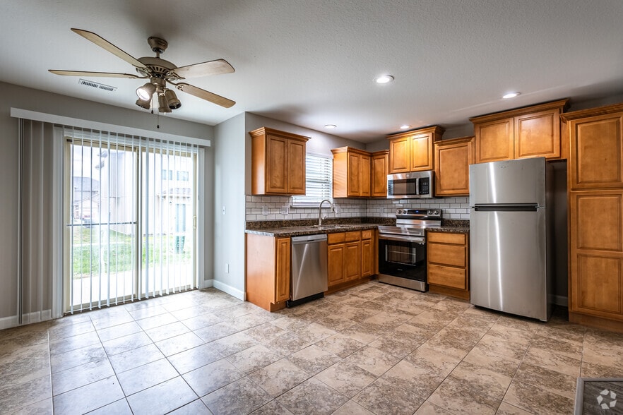 2BR, 2.5BA - 1,450 SF - Arbor Mist Townhomes