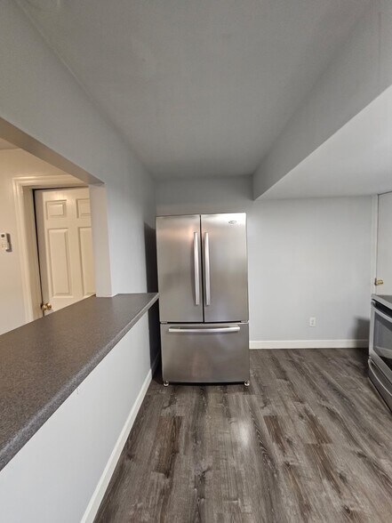 Building Photo - 505 Lakeside Rd